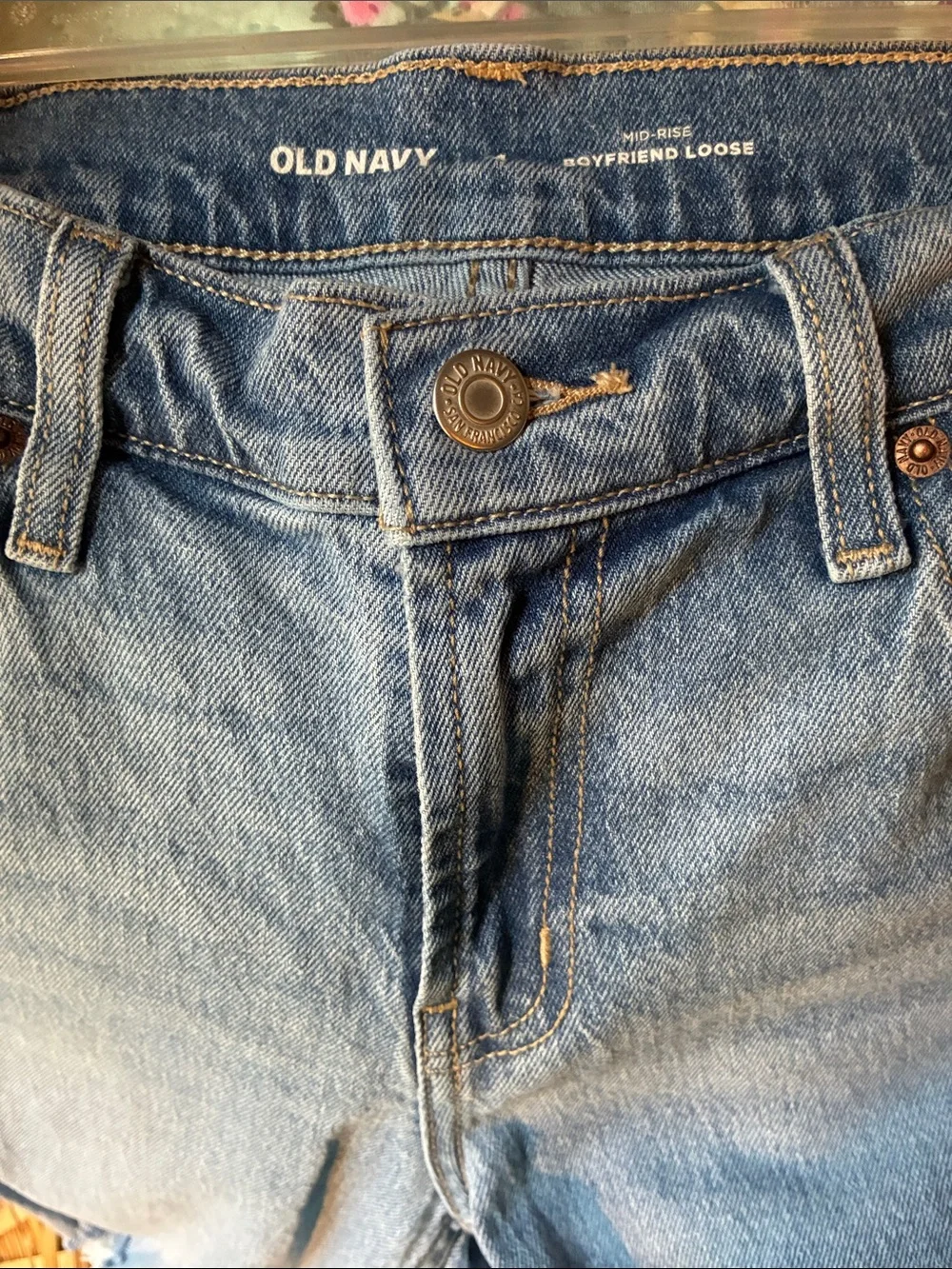 Old Navy Mid Rise Boyfriend Loose Fit Jeans - Size 4 - Picture 1 of 5